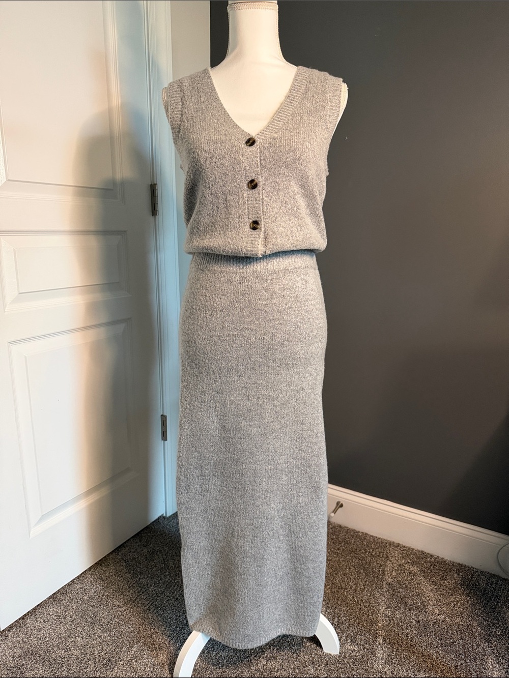 NWOT - Knit Vest with matching maxi Skirt - Gray